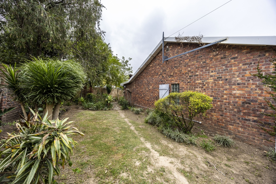 4 Bedroom Property for Sale in Nahoon Valley Park Eastern Cape